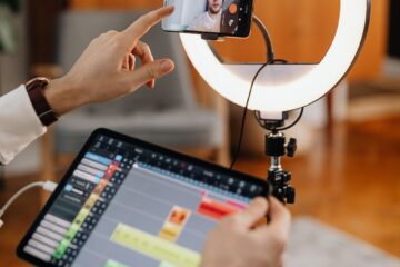 Making School Projects Visible: Communication Tools for the Digital Age